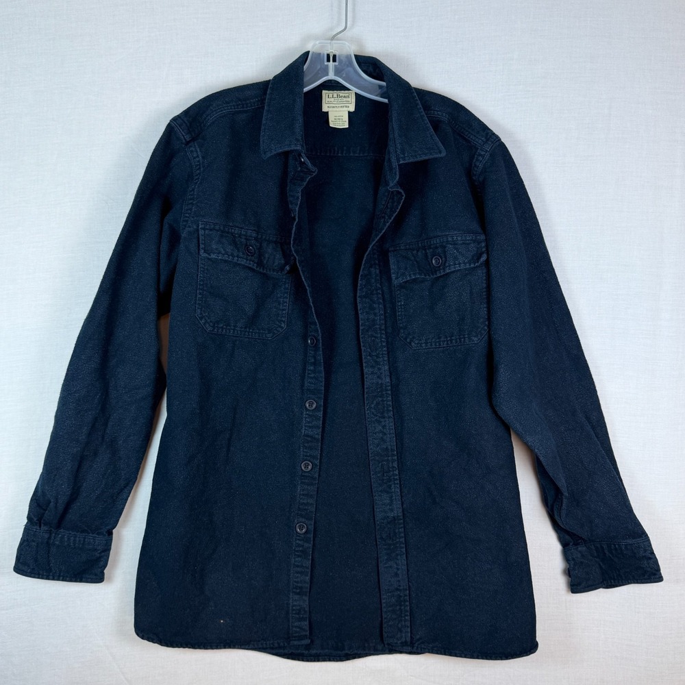 LL Bean Chamois Shirt Button Down Navy Blue Mens Medium Slightly Fitted